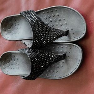 Women's Vionic Size 6 Black Glittery Wedge Sandals